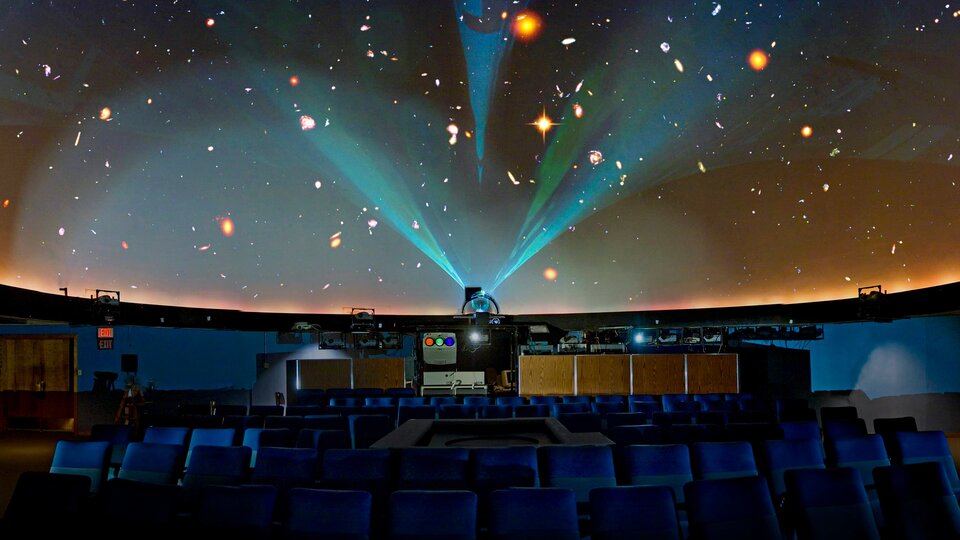 Inside of Mueller Planetarium Old Set up